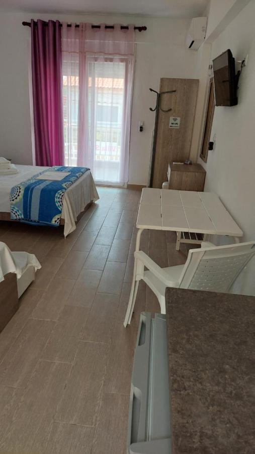 Villa Sevi Vrasná Extérieur photo